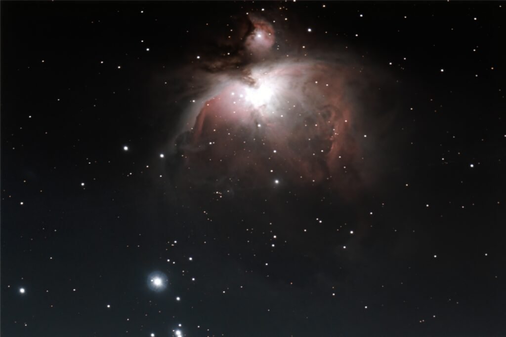 M42 – Grande nébuleuse d’Orion : 02/04/2024 | Heure (locale) : 20:54:48 | Largeur (degrés) : 1,3 | Hauteur (degrés) : 0,8 | Angle de rotation : 336,3 | ImageSourceNombre d’ImagesComposites (33, 33) | Temps d’exposition : 330 | sensibilité ISO : 200