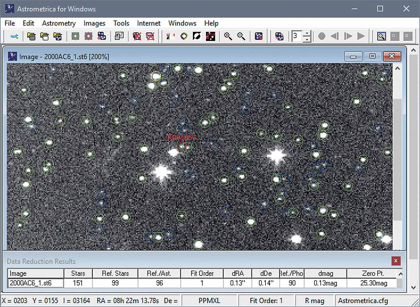 Die grafische Benutzeroberfläche von Astrometrica mit einem erfolgreich
erkannten Sternfeld. M. Weigand